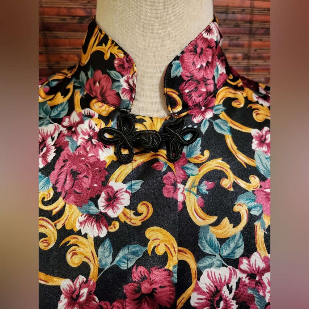 Elegant Floral Satin Women's Shirt - Picture 4 of 6